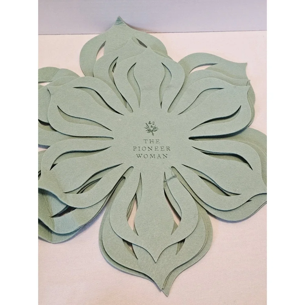 The Pioneer Woman Green Felt Table Hot Pads Flower Shape